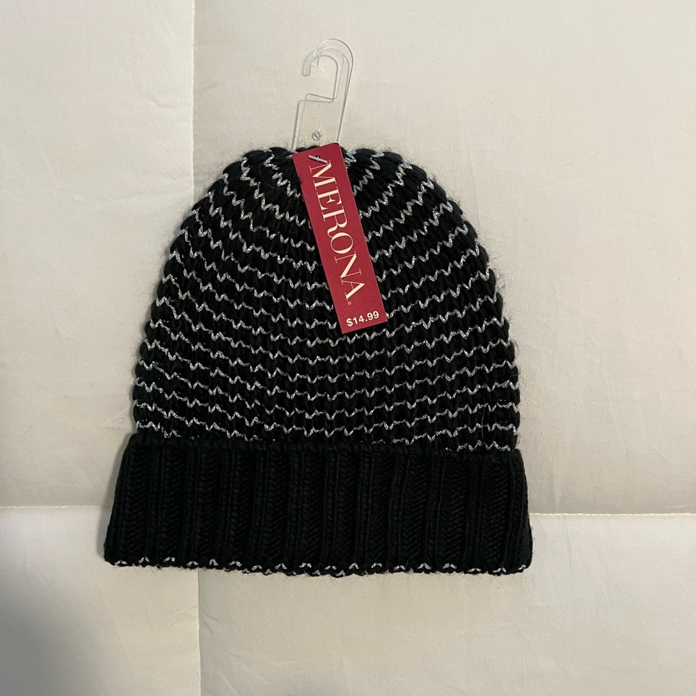 Merona Women’s Beanie Black and Silver Knit NWT